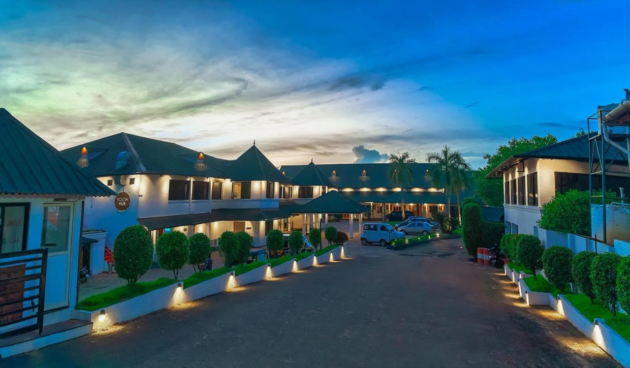 Contour Backwaters Hotel Resort & Convention Centre Rāmankari Екстериор снимка