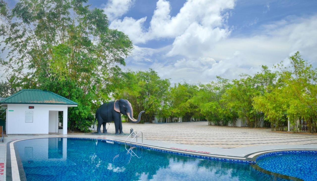 Contour Backwaters Hotel Resort & Convention Centre Rāmankari Екстериор снимка