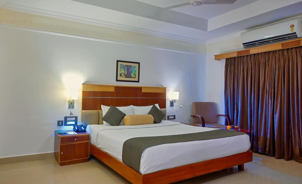 Contour Backwaters Hotel Resort & Convention Centre Rāmankari Екстериор снимка