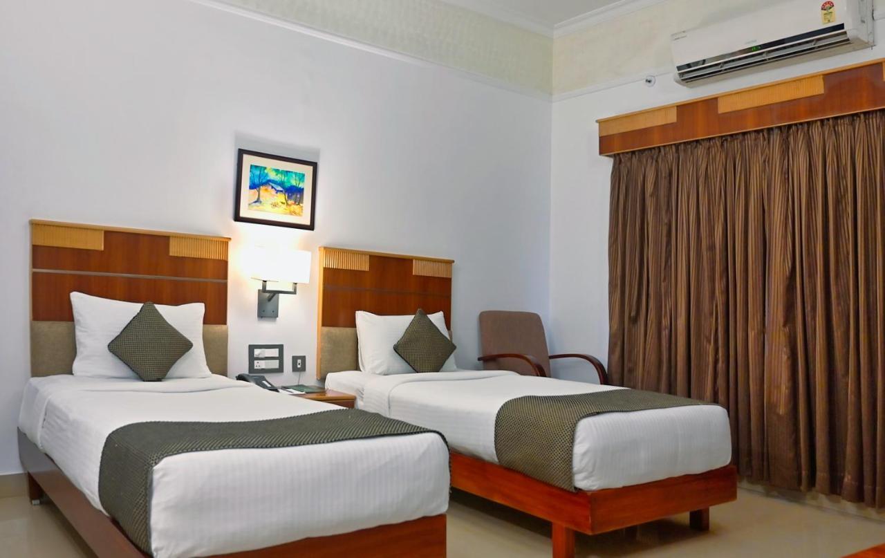 Contour Backwaters Hotel Resort & Convention Centre Rāmankari Екстериор снимка