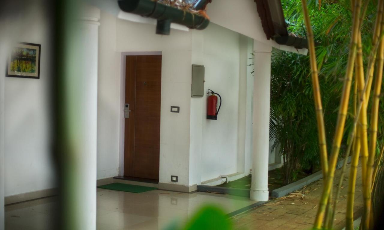 Contour Backwaters Hotel Resort & Convention Centre Rāmankari Екстериор снимка