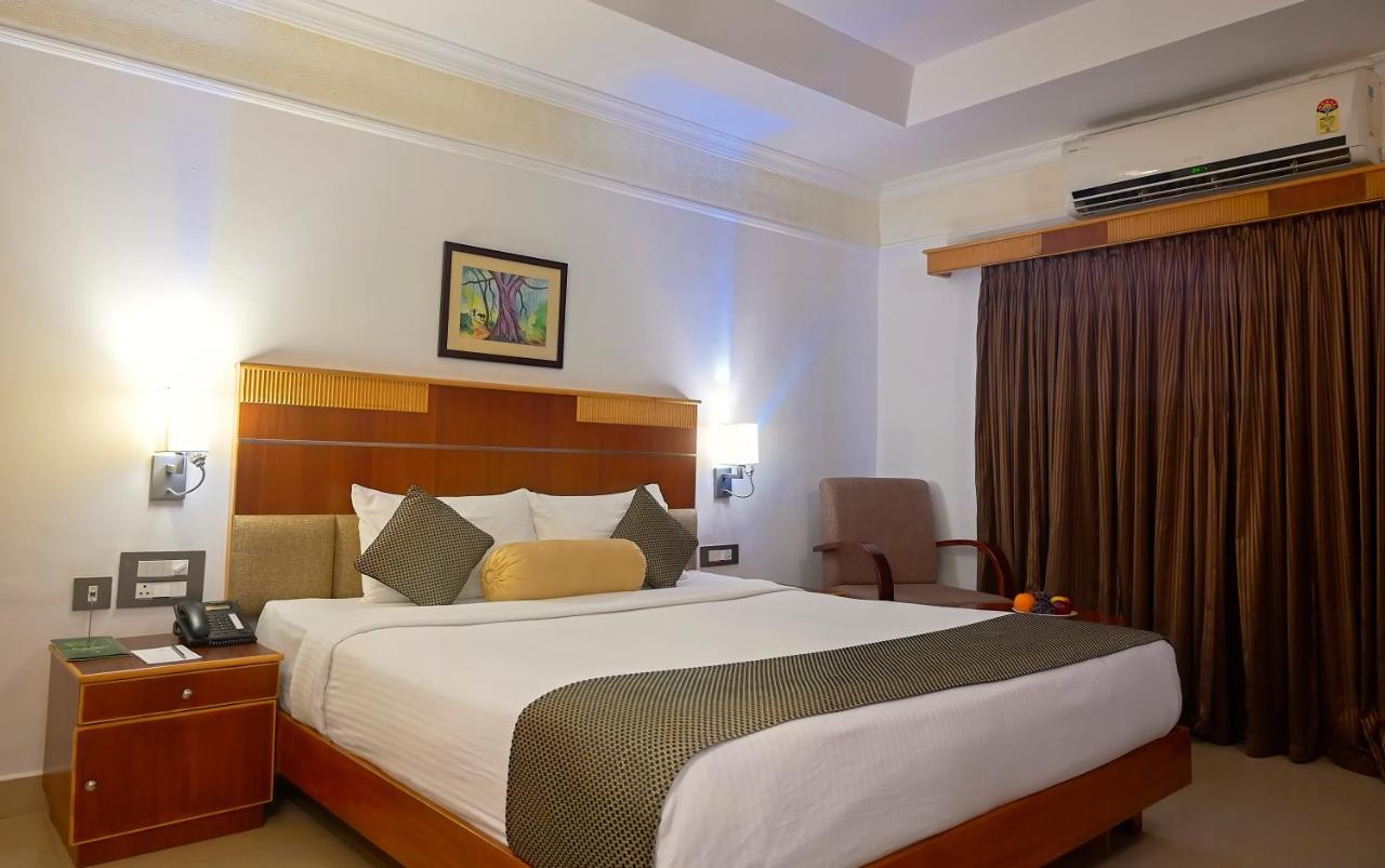 Contour Backwaters Hotel Resort & Convention Centre Rāmankari Екстериор снимка